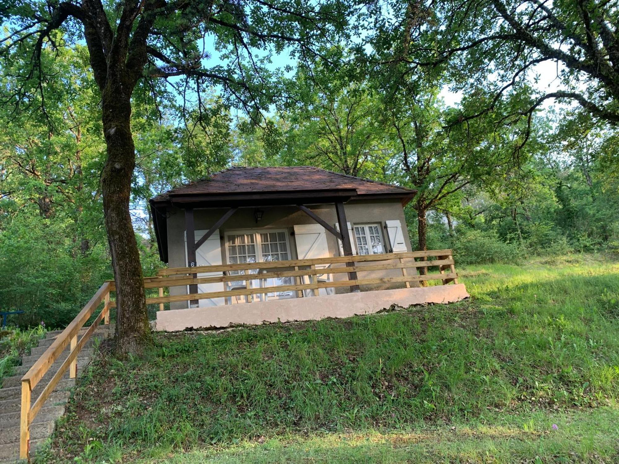 La Colline Aux Chalets, Jaccuzi, Sauna Saint-Chamarand Eksteriør billede
